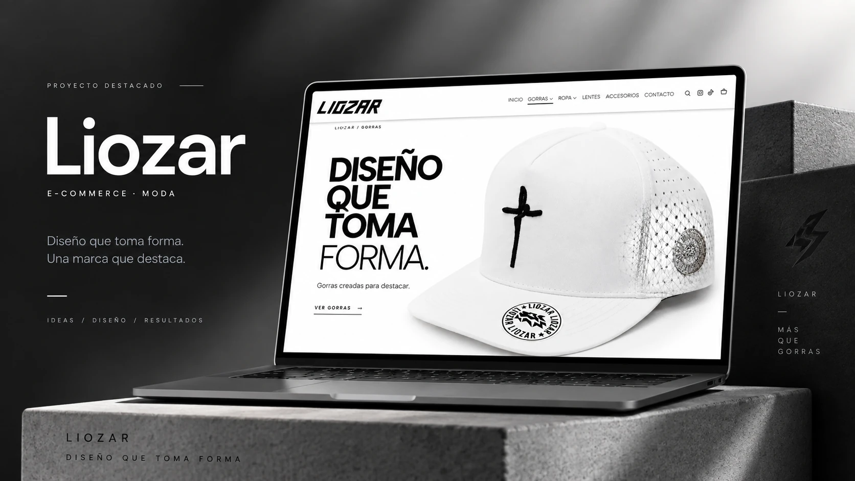 Proyecto de diseño web Liozar presentado en un notebook